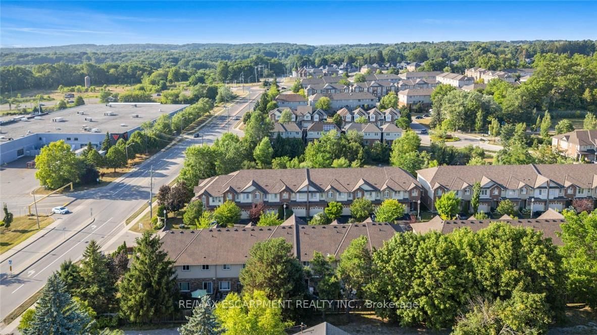 Townhouse for sale at 4-10 Liddycoat Lane, Hamilton, Ontario, L9G 0A7 - Ancaster - MLS: X12882648