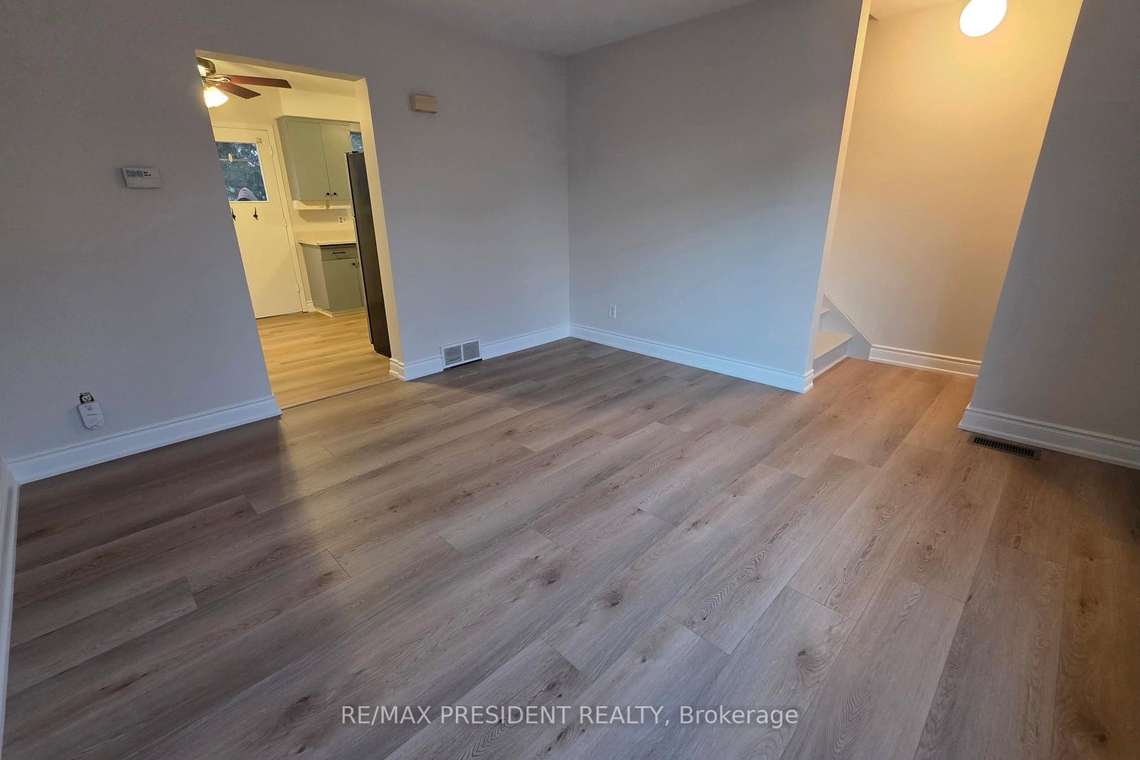 560 Brookhaven Crescent, Unit B - Photo 12