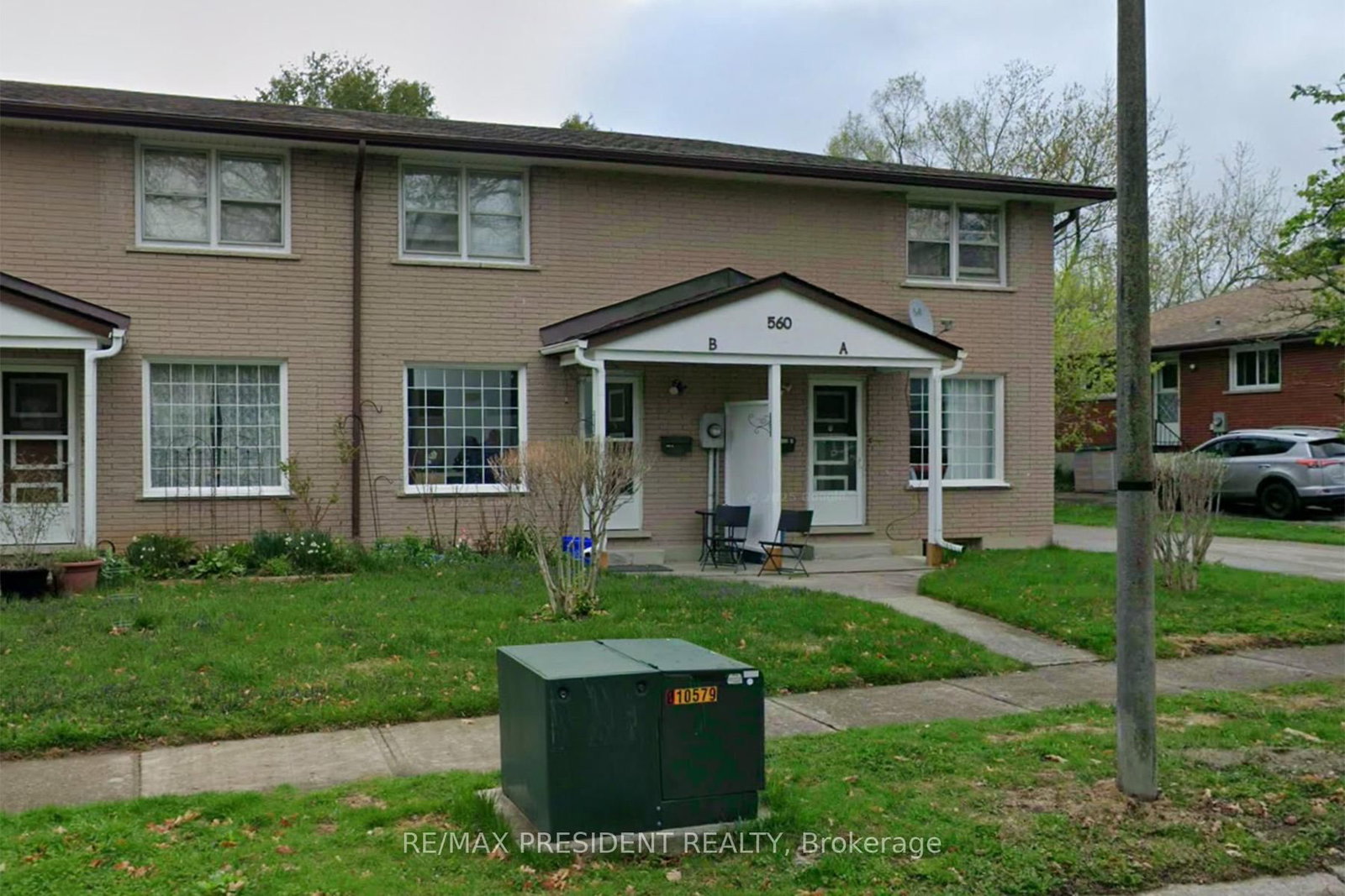 560 Brookhaven Crescent, Unit B - Photo 2