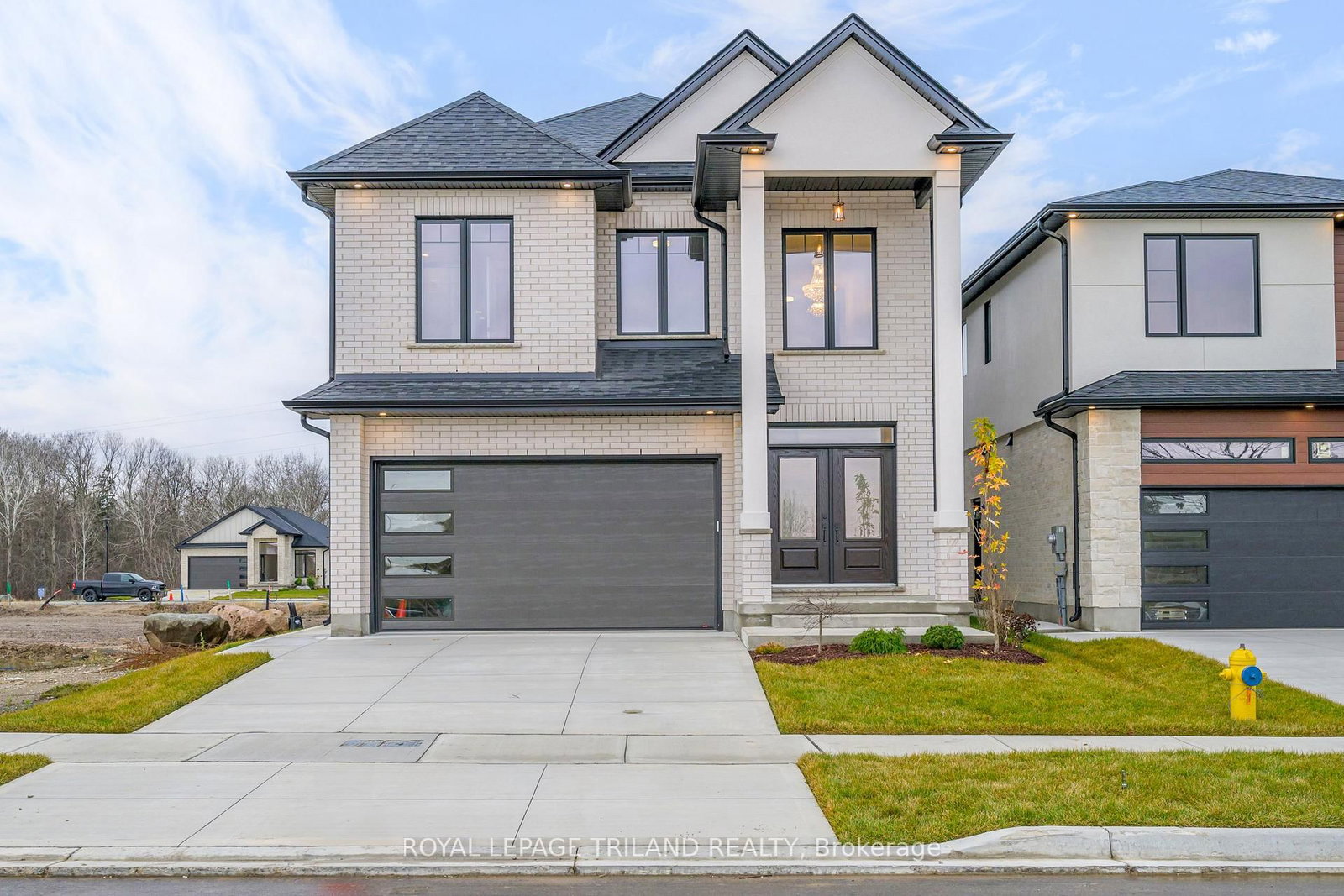4211 LIBERTY Crossing • London South, ON photo 1