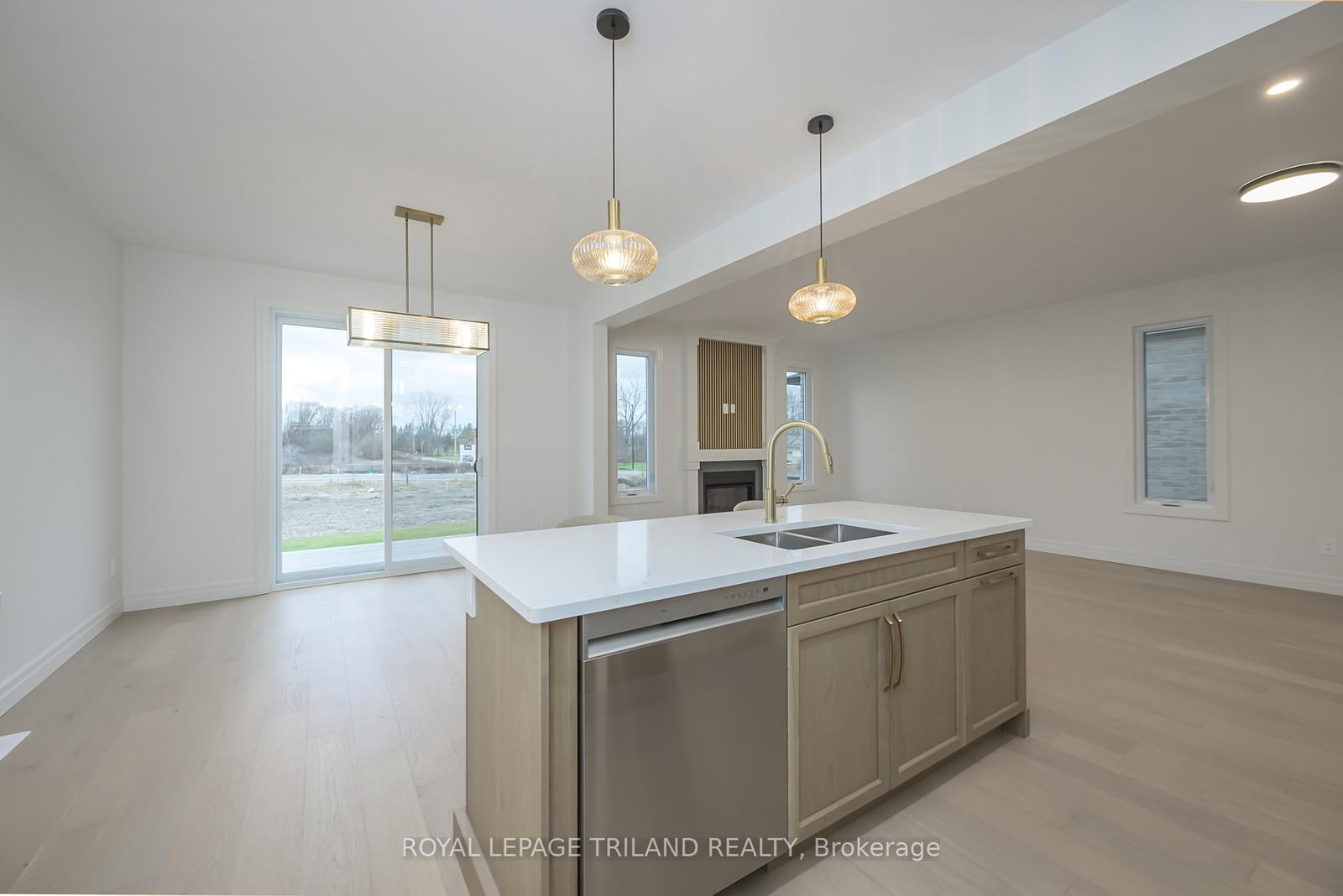 4211 LIBERTY Crossing • London South, ON photo 11