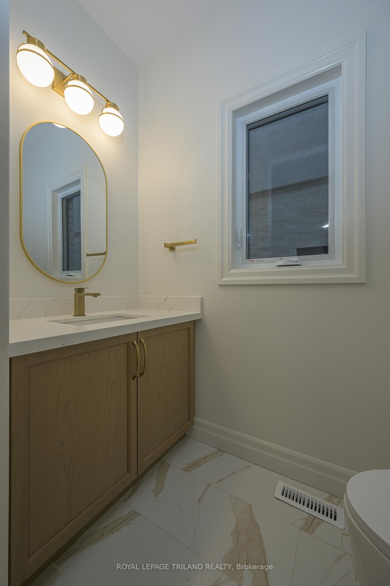 4211 LIBERTY Crossing • London South, ON photo 16