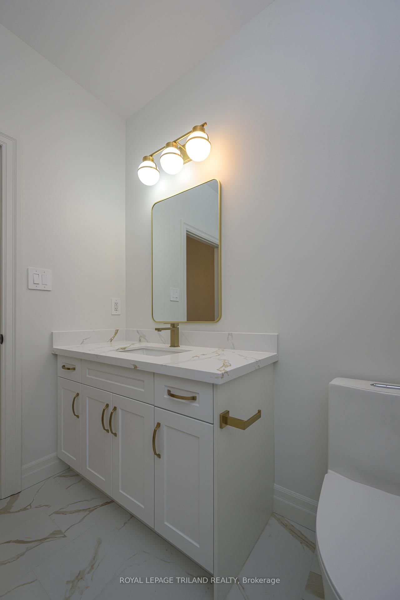 4211 LIBERTY Crossing • London South, ON photo 25
