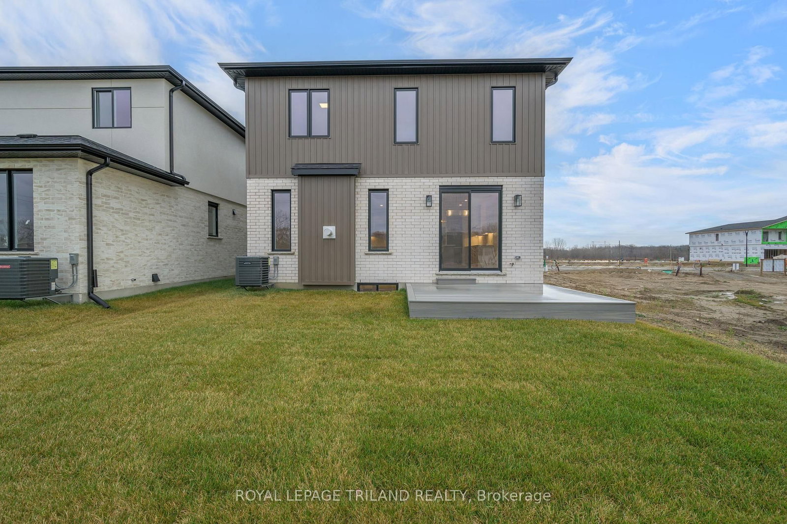 4211 LIBERTY Crossing • London South, ON photo 3