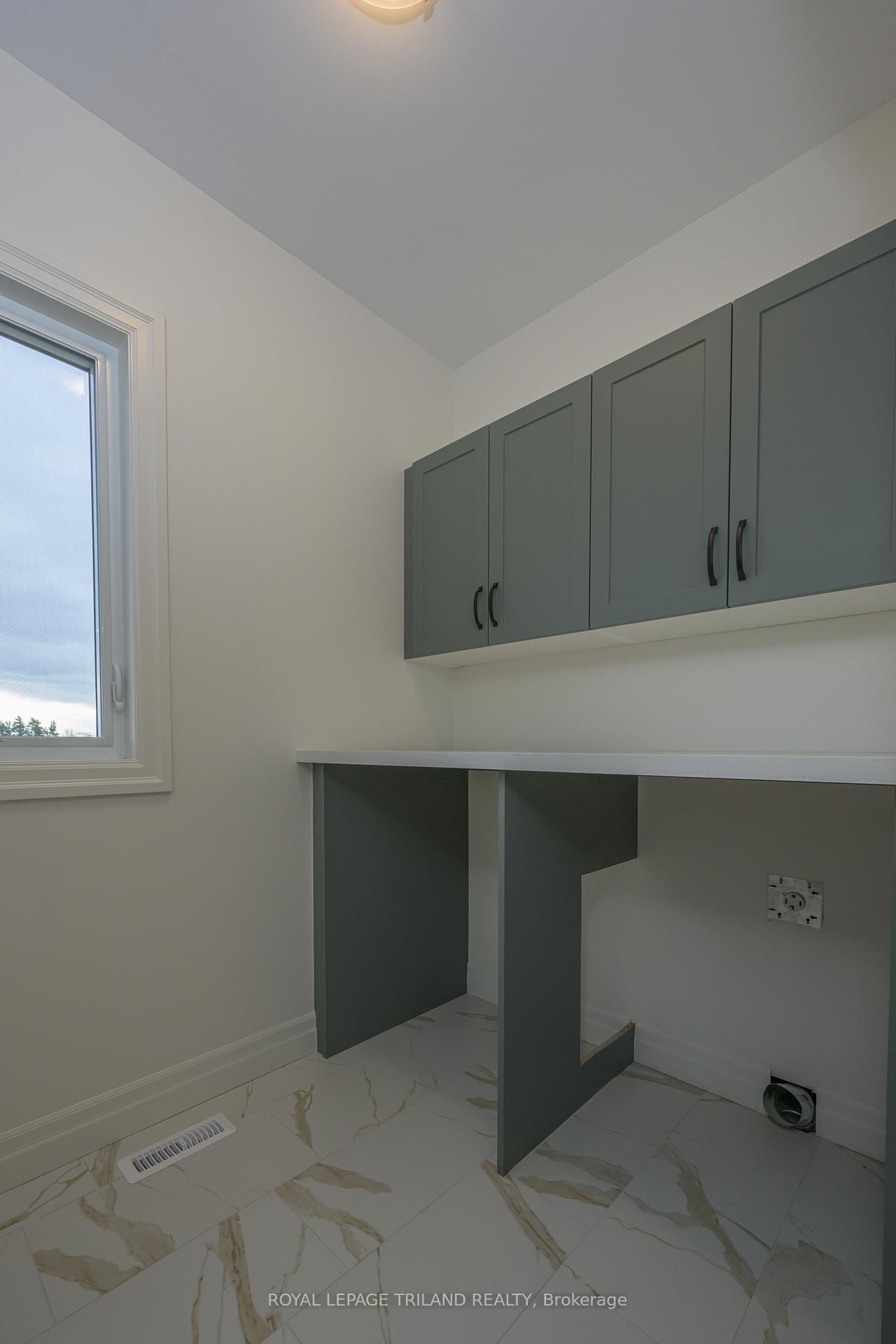 4211 LIBERTY Crossing • London South, ON photo 31