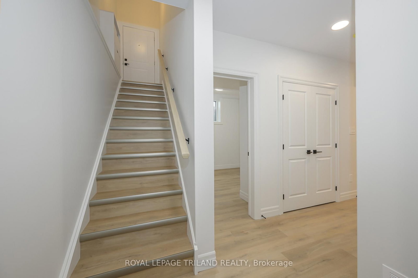 4211 LIBERTY Crossing • London South, ON photo 35