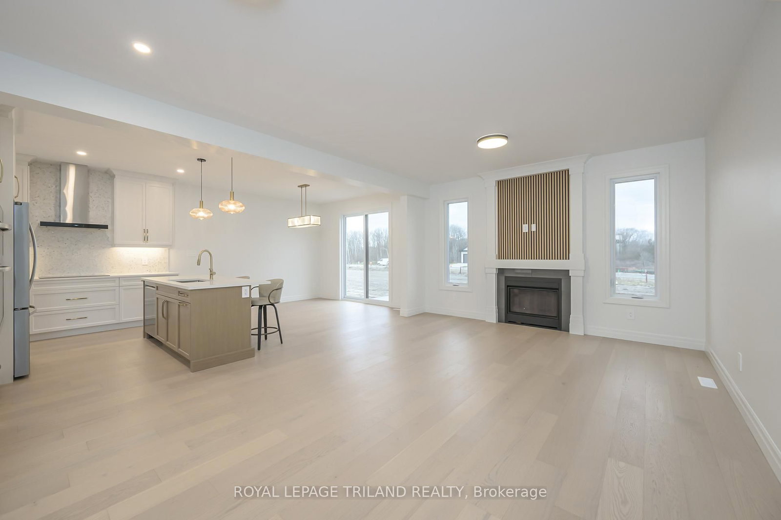 4211 LIBERTY Crossing • London South, ON photo 5