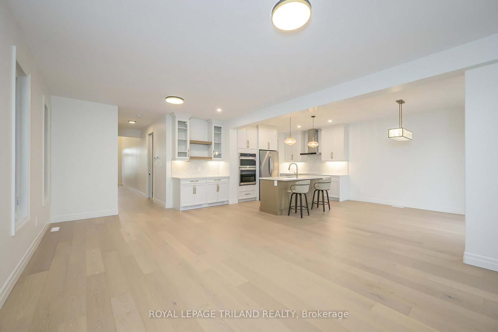 4211 LIBERTY Crossing • London South, ON photo 8