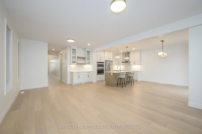 4211 LIBERTY Crossing • London South, ON photo 8