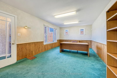 855 Exmouth Street — more photos