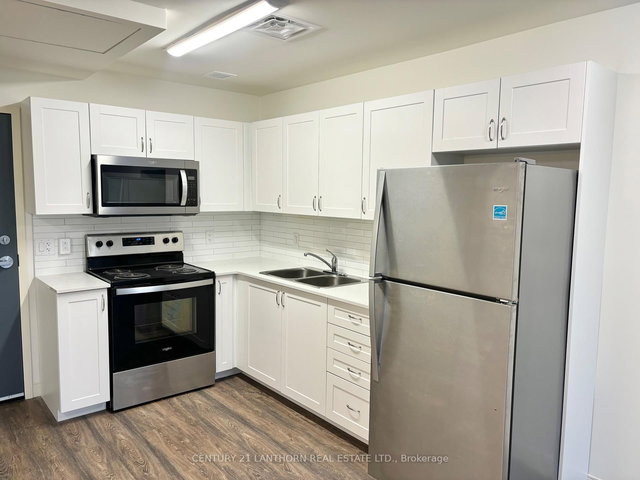 212 - 135 Station Street S