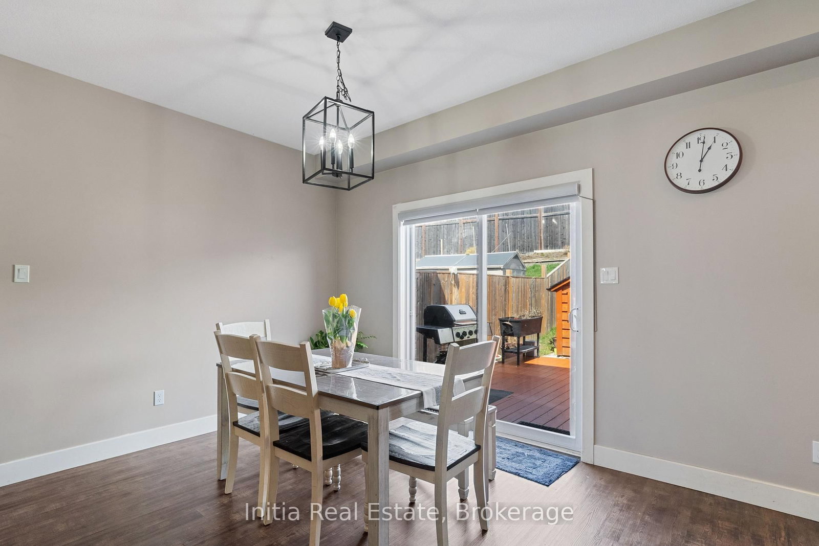 Detached House for sale at 25 Queensway Drive, Strathroy-Caradoc, Ontario, N7G 4M2 - SE - MLS: X12883010