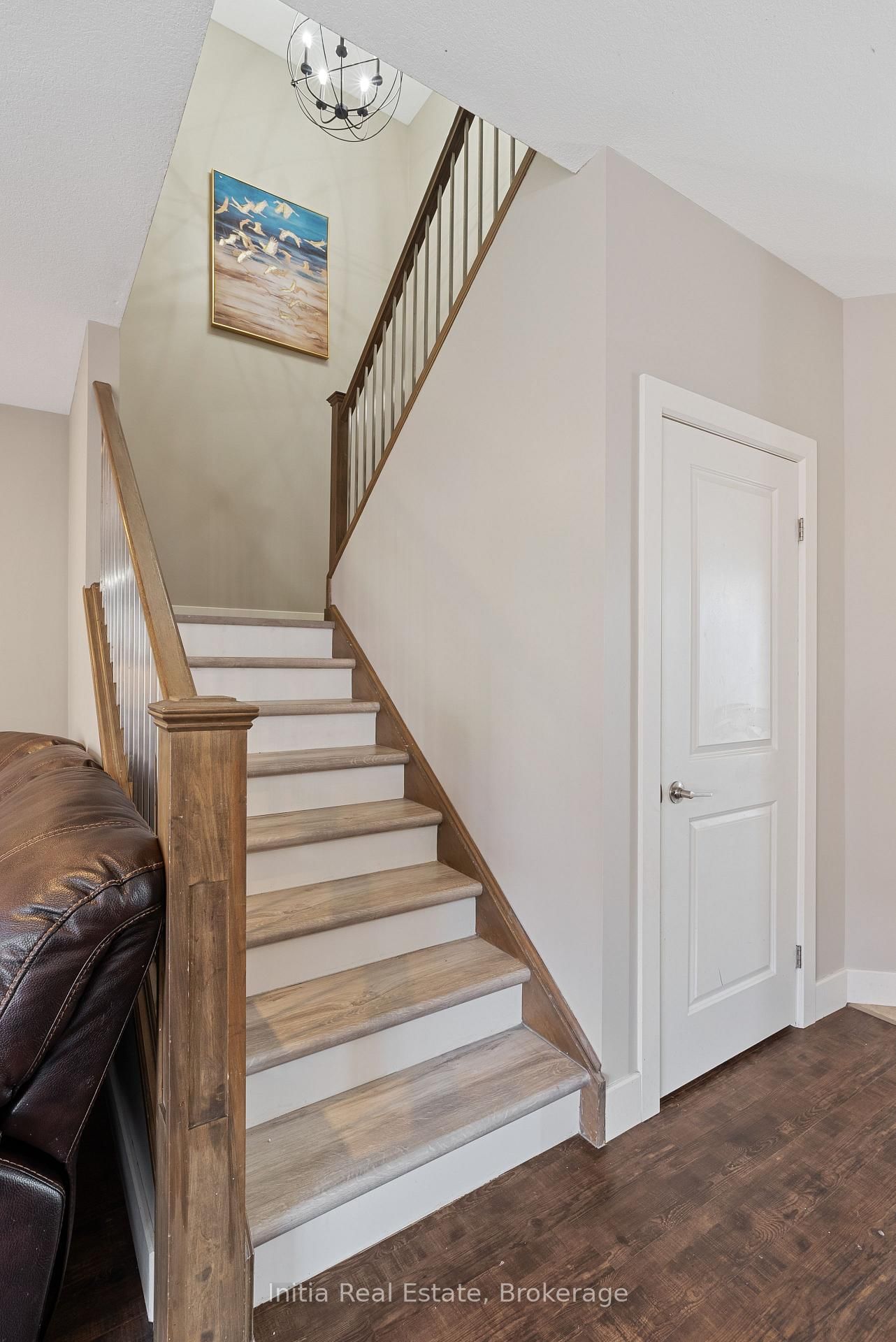 Detached House for sale at 25 Queensway Drive, Strathroy-Caradoc, Ontario, N7G 4M2 - SE - MLS: X12883010