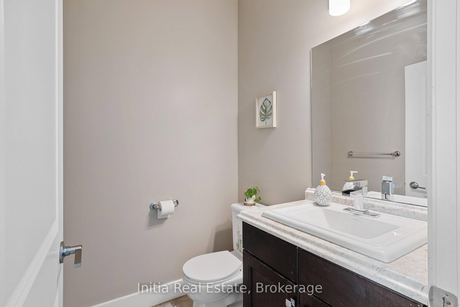 Detached House for sale at 25 Queensway Drive, Strathroy-Caradoc, Ontario, N7G 4M2 - SE - MLS: X12883010