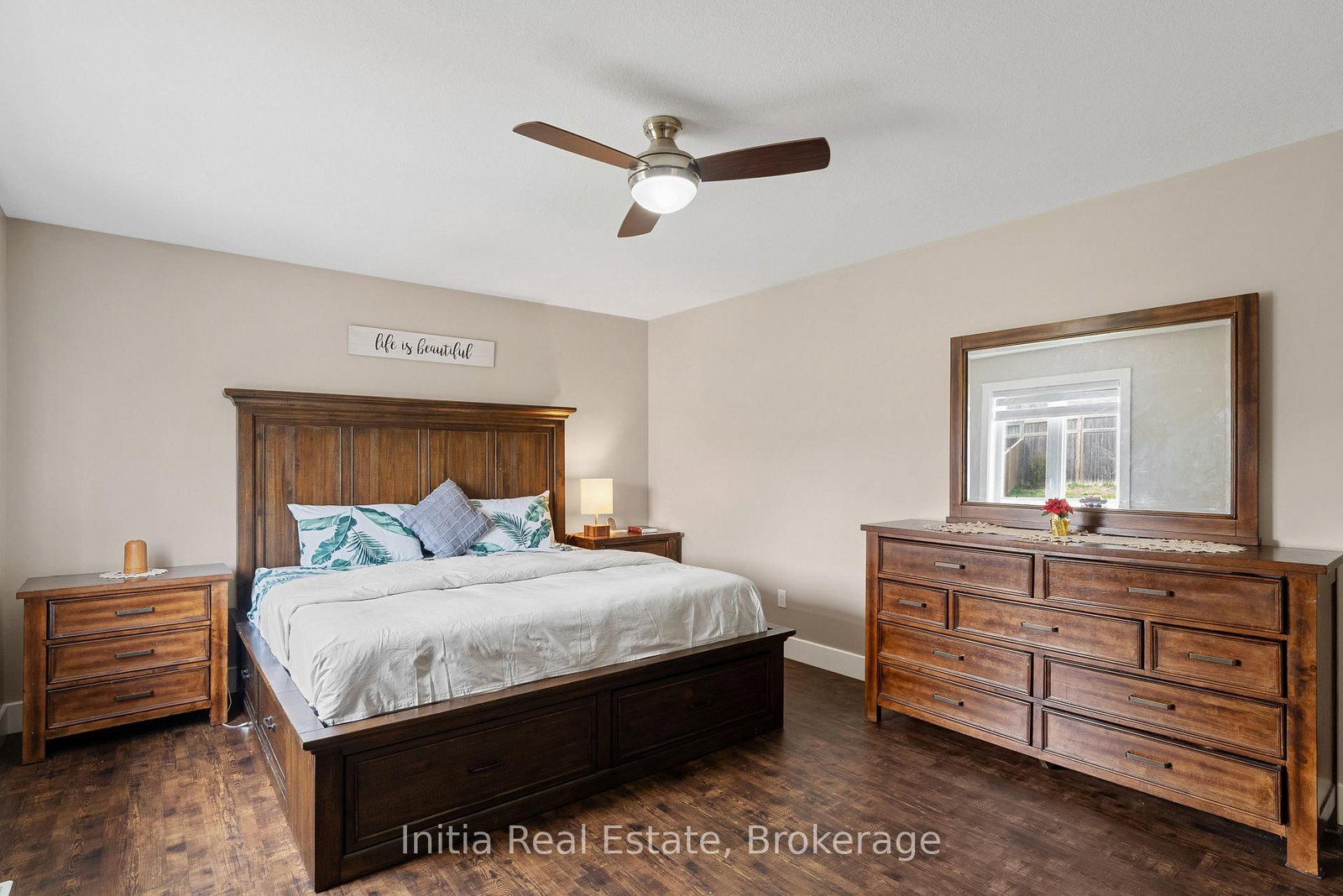 Detached House for sale at 25 Queensway Drive, Strathroy-Caradoc, Ontario, N7G 4M2 - SE - MLS: X12883010