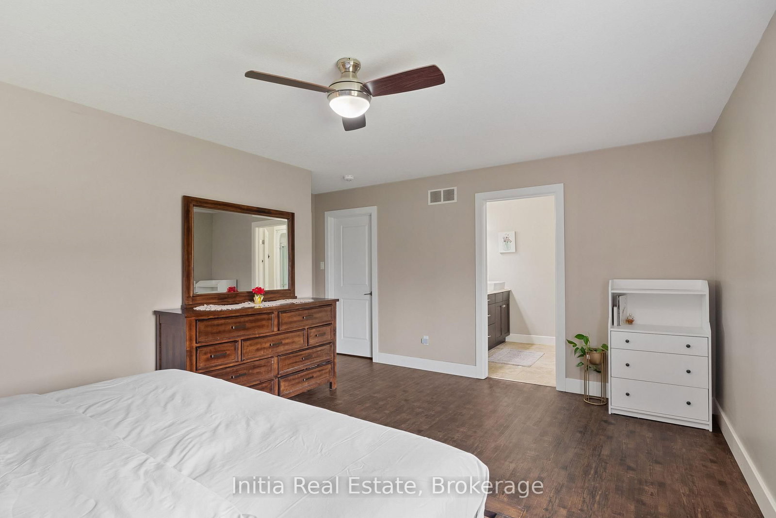 Detached House for sale at 25 Queensway Drive, Strathroy-Caradoc, Ontario, N7G 4M2 - SE - MLS: X12883010