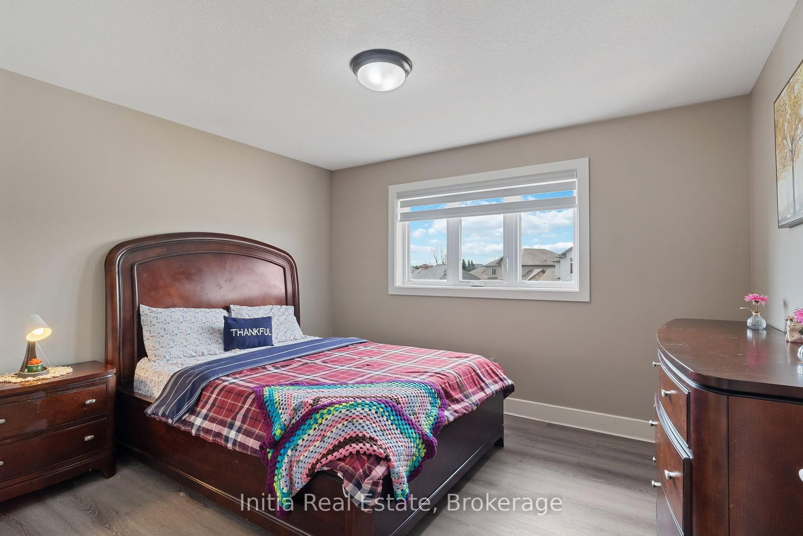 Detached House for sale at 25 Queensway Drive, Strathroy-Caradoc, Ontario, N7G 4M2 - SE - MLS: X12883010