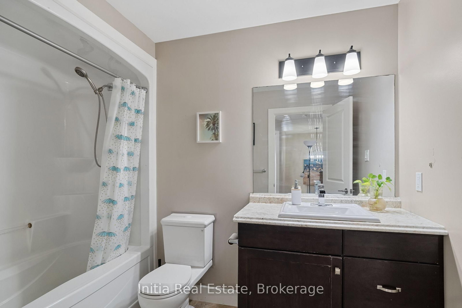 Detached House for sale at 25 Queensway Drive, Strathroy-Caradoc, Ontario, N7G 4M2 - SE - MLS: X12883010