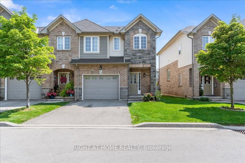 12 - 40 Dartmouth Gate, Hamilton, L8E 0C4 | Image 2