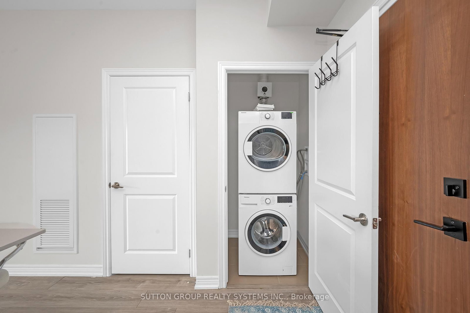 Condo for lease at 212-121 Highway 8, Hamilton, Ontario, L8G 0A3 - Stoney Creek - MLS: X12883250