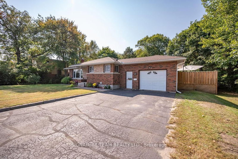 581 Laurentian Dr, Petawawa, K8H 2M5 | Image 2