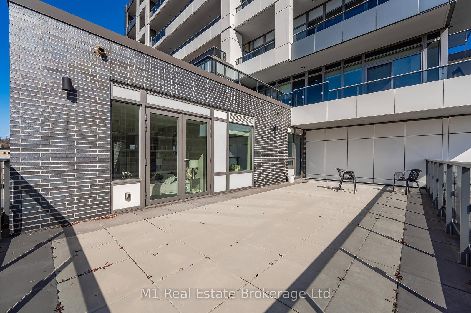 73 Arthur Street S, Unit RRC1 - Photo 32