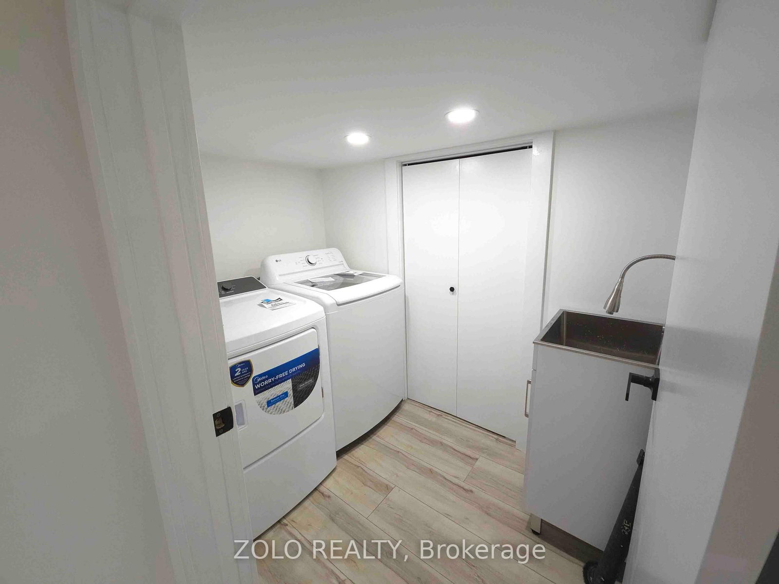 Detached House for sale at 1504 King Street, Hamilton, Ontario, L8K 1S8 - Delta - MLS: X12883564