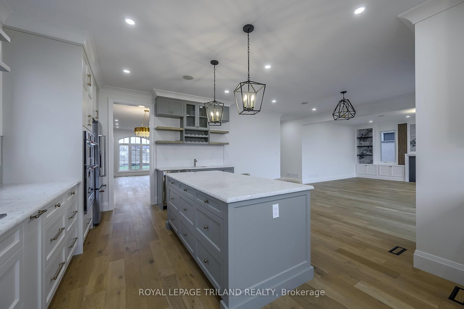 4038 AYRSHIRE Avenue • London South, ON photo 13