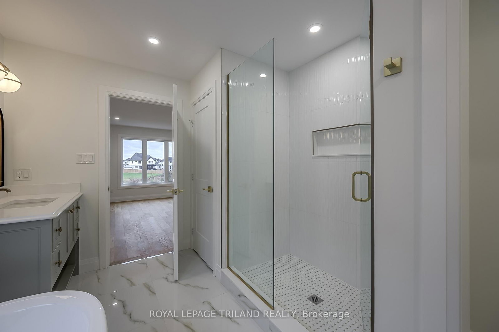 4038 AYRSHIRE Avenue • London South, ON photo 21