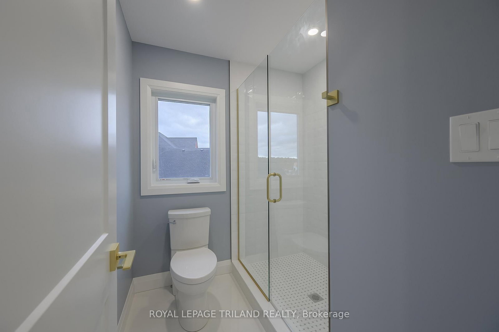 4038 AYRSHIRE Avenue • London South, ON photo 25