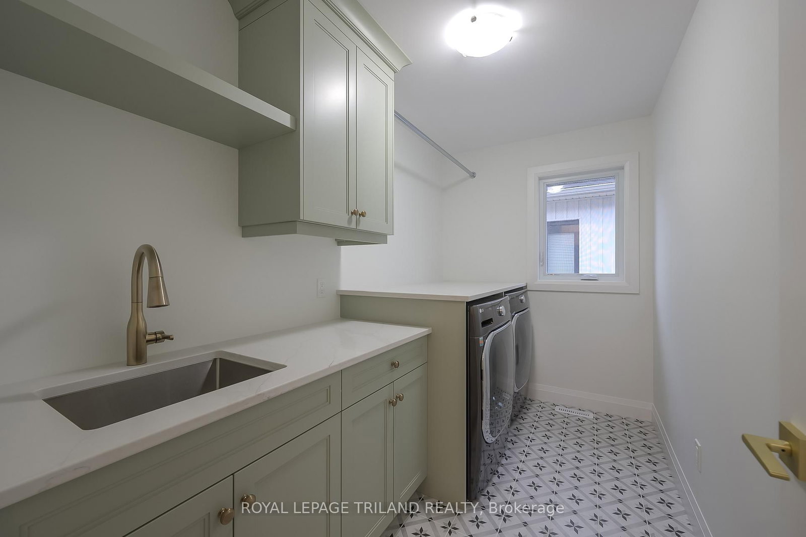 4038 AYRSHIRE Avenue • London South, ON photo 29