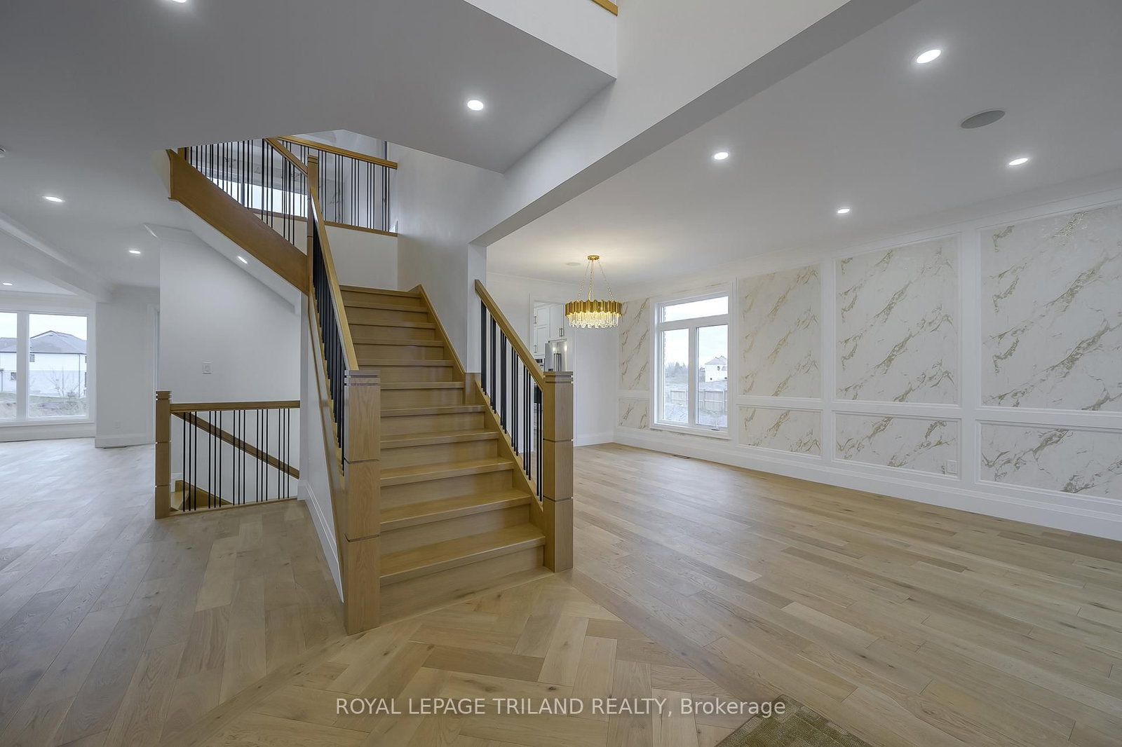 4038 AYRSHIRE Avenue • London South, ON photo 3