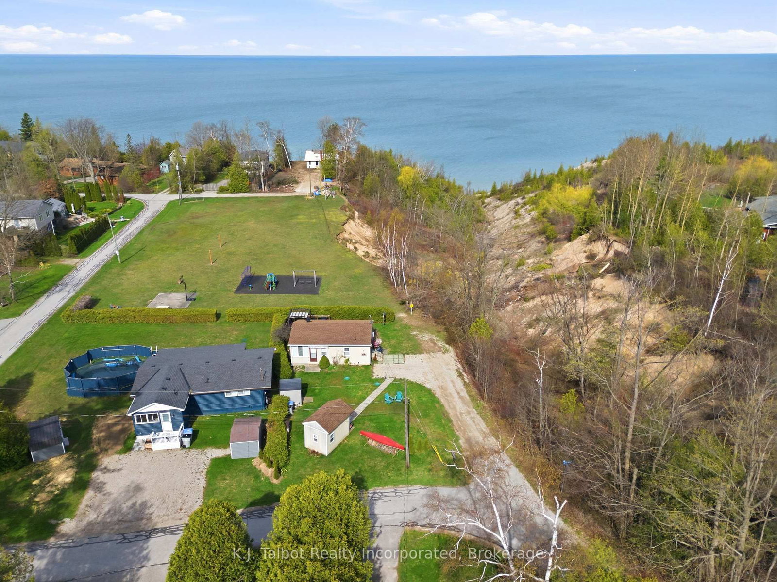 9 Ravine Park Road N • Central Huron, ON photo 2