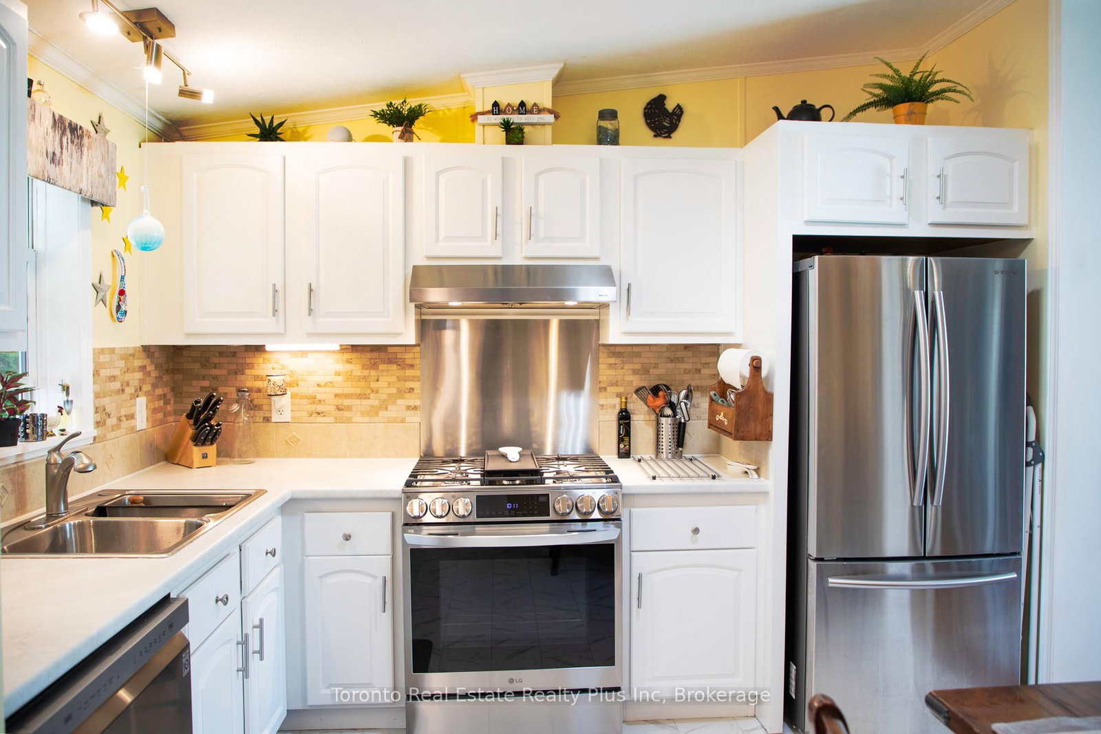 3033 TOWNLINE Road, Unit 206 - Photo 2