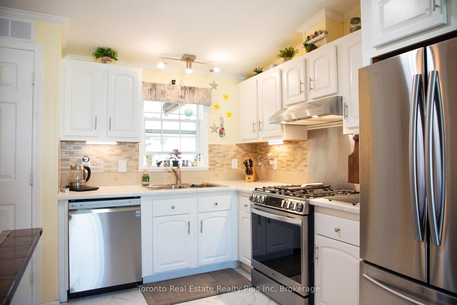 3033 TOWNLINE Road, Unit 206 - Photo 3