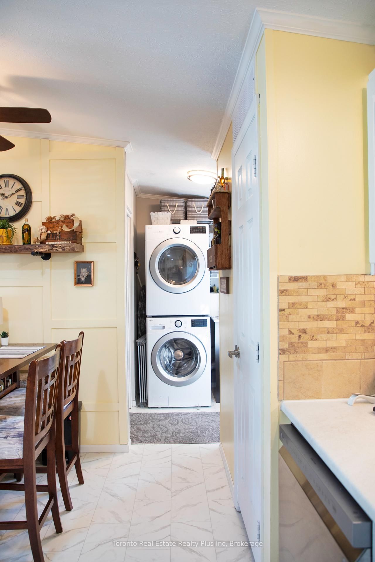 3033 TOWNLINE Road, Unit 206 - Photo 4