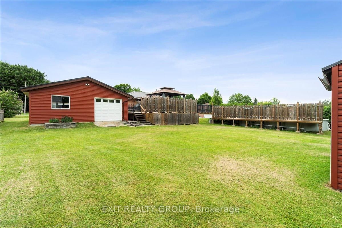 Detached House for sale at 29 Barry Road, Quinte West, Ontario, K8V 0M3 - Murray Ward - MLS: X12884010