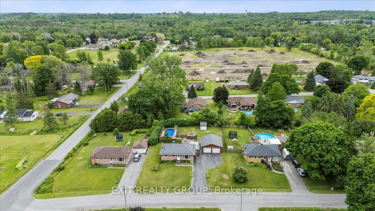 Detached House for sale at 29 Barry Road, Quinte West, Ontario, K8V 0M3 - Murray Ward - MLS: X12884010