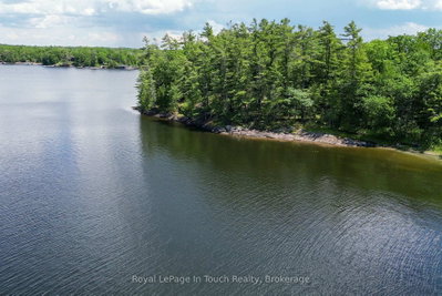 2 Island 880 • Georgian Bay, ON photo 9