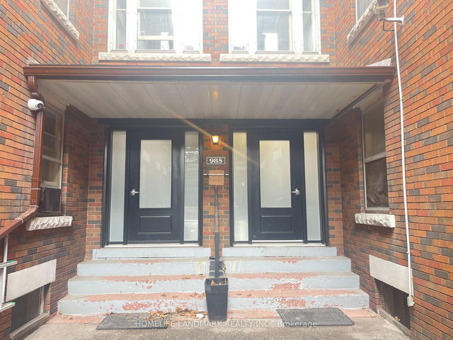 3 - 985 Main Street E