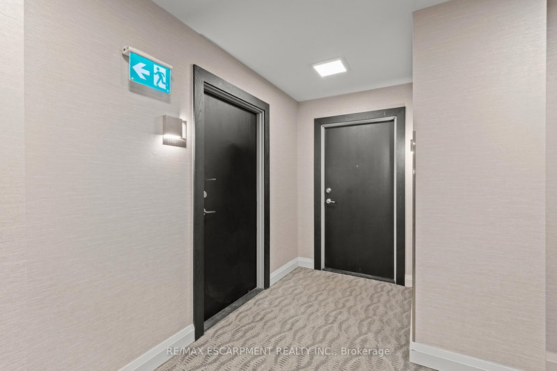 1110 - 385 Winston Rd, Grimsby, L3M 4E8 | Image 2