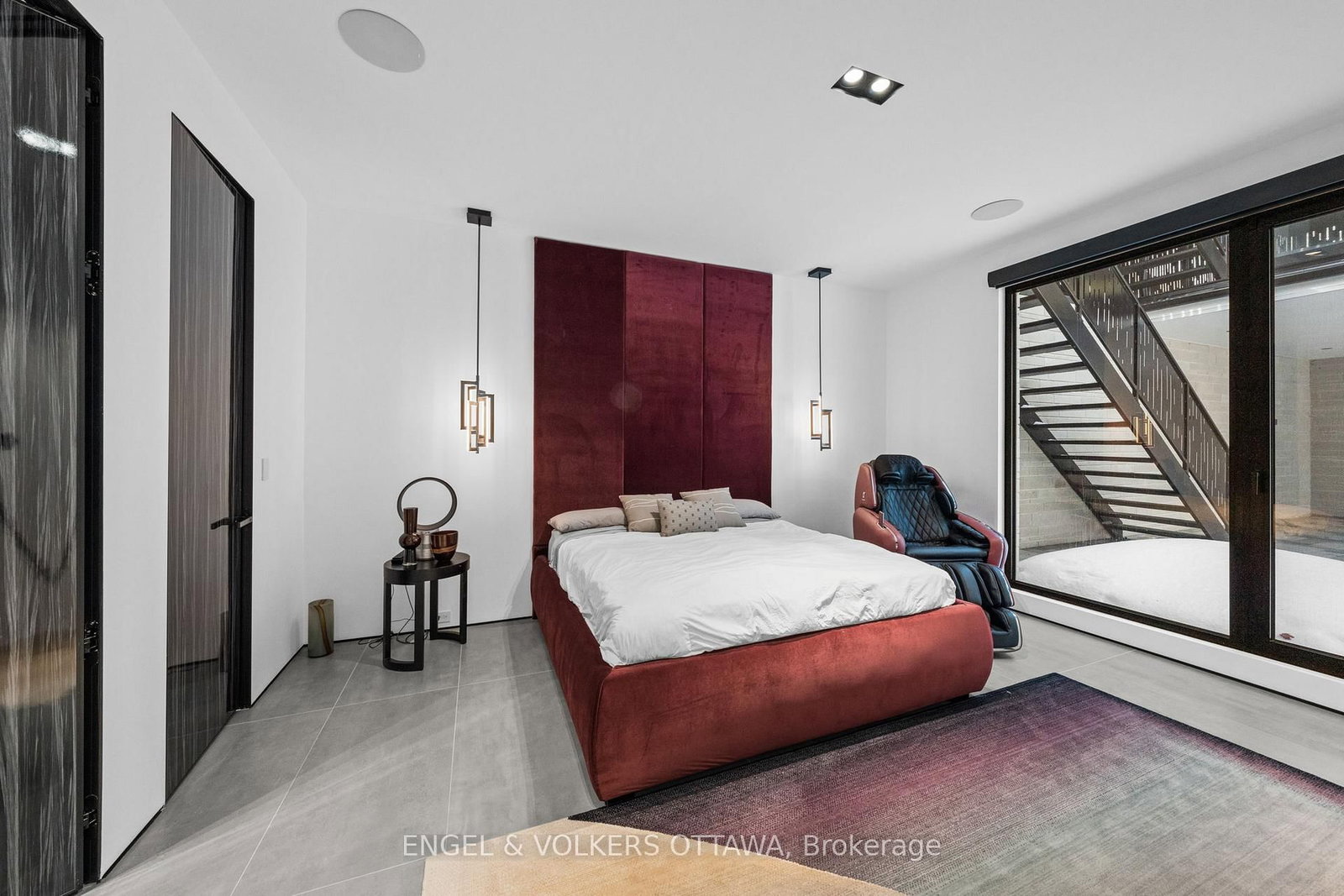 1 Delong Dr, Ottawa, view 17