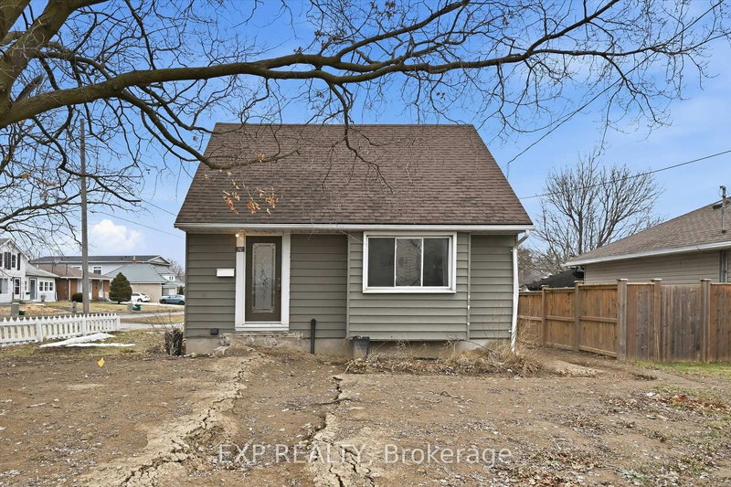 70 Whyte Ave N, Thorold, L2V 2T7 | Image 2