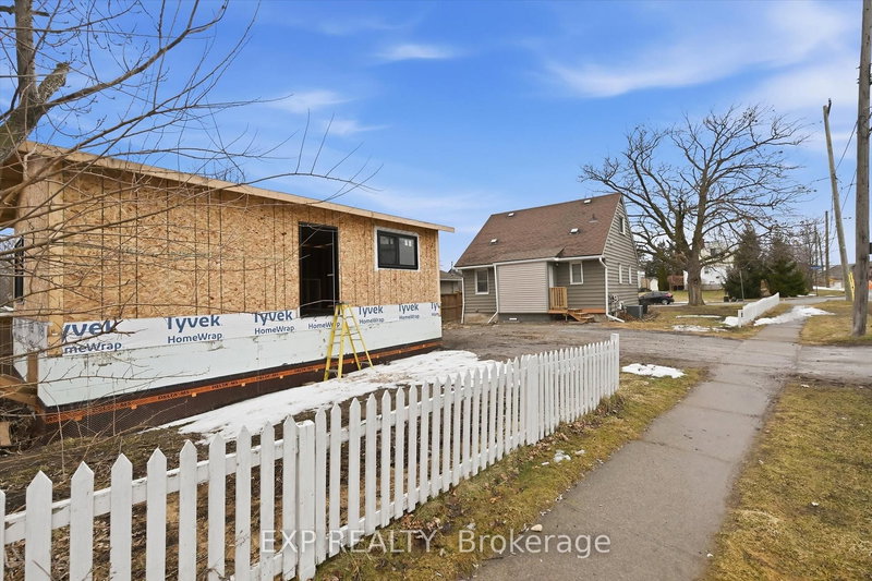 70 Whyte Ave N, Thorold, L2V 2T7 | Image 3