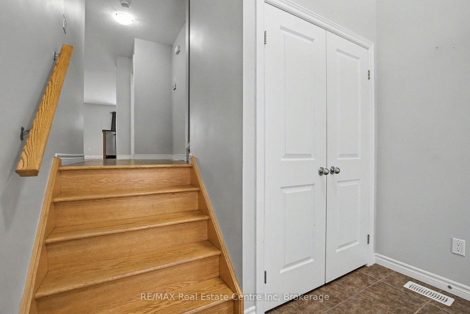 158 Kemp Crescent - Photo 5