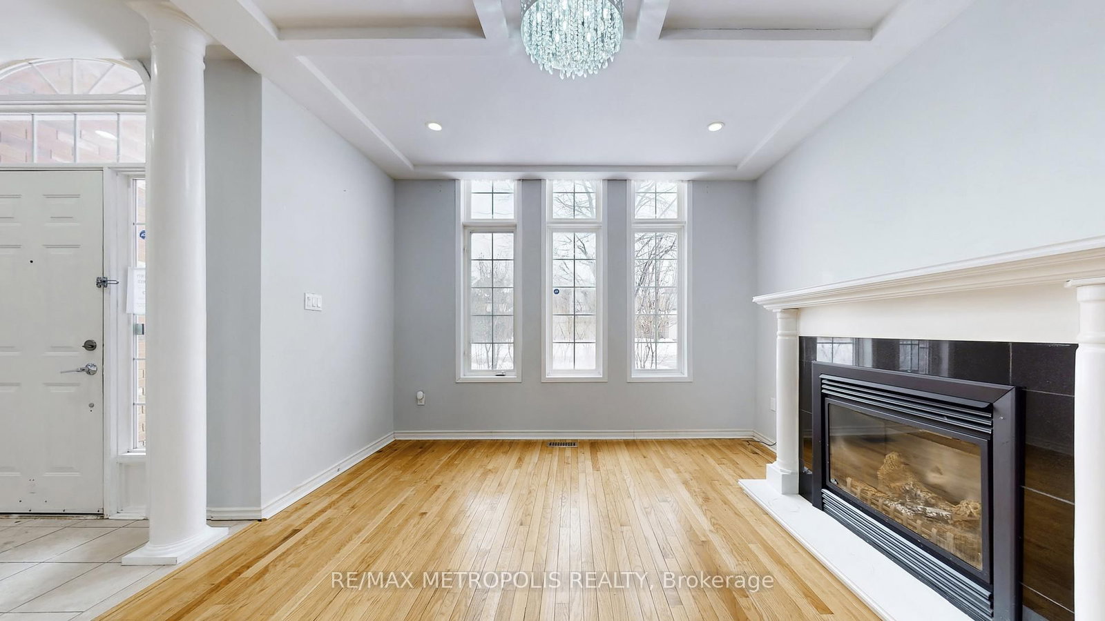 Detached House for sale at 183 Valmont Court, Hamilton, Ontario, L9G 5A1 - Ancaster - MLS: X12884824