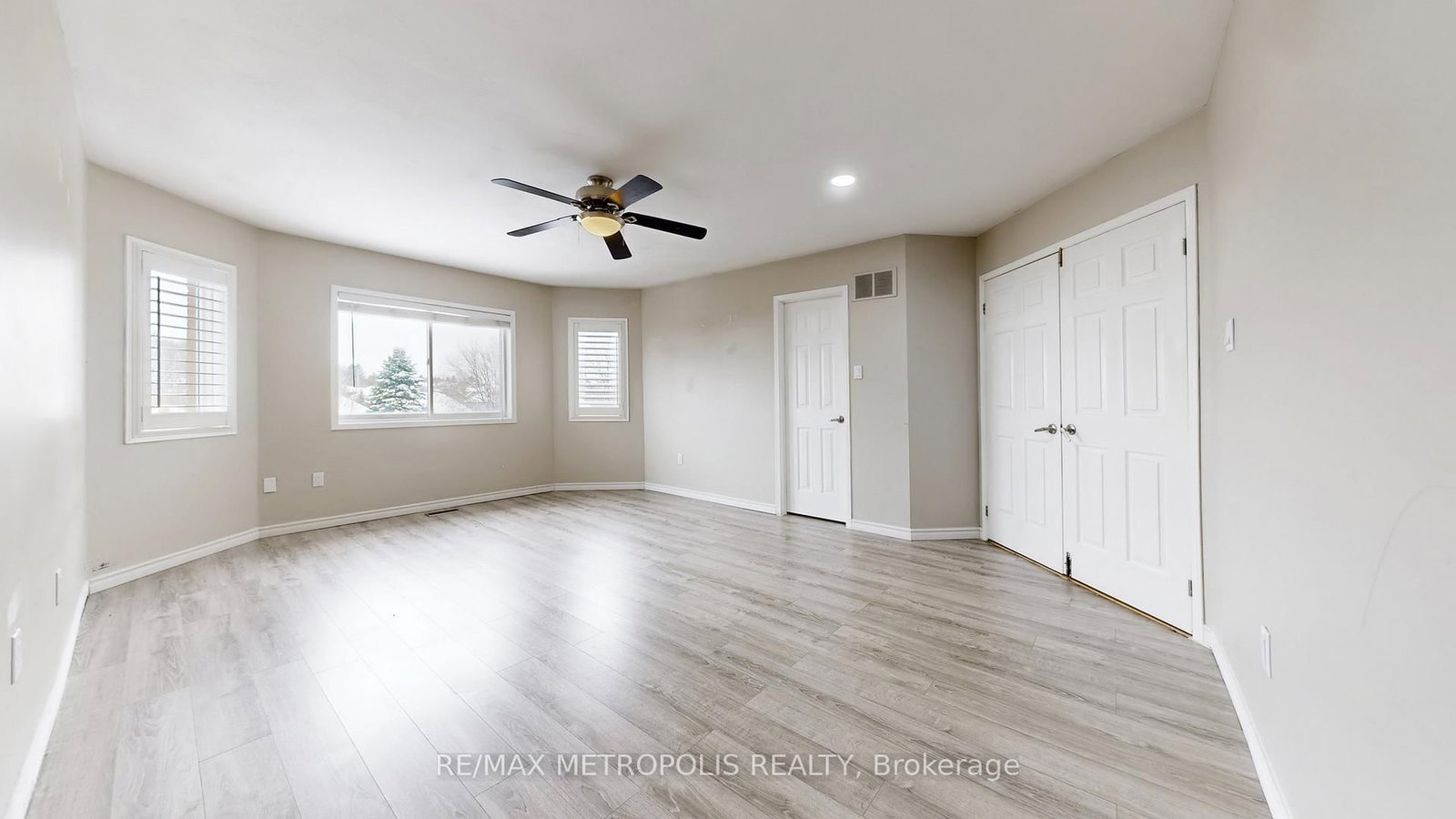 Detached House for sale at 183 Valmont Court, Hamilton, Ontario, L9G 5A1 - Ancaster - MLS: X12884824