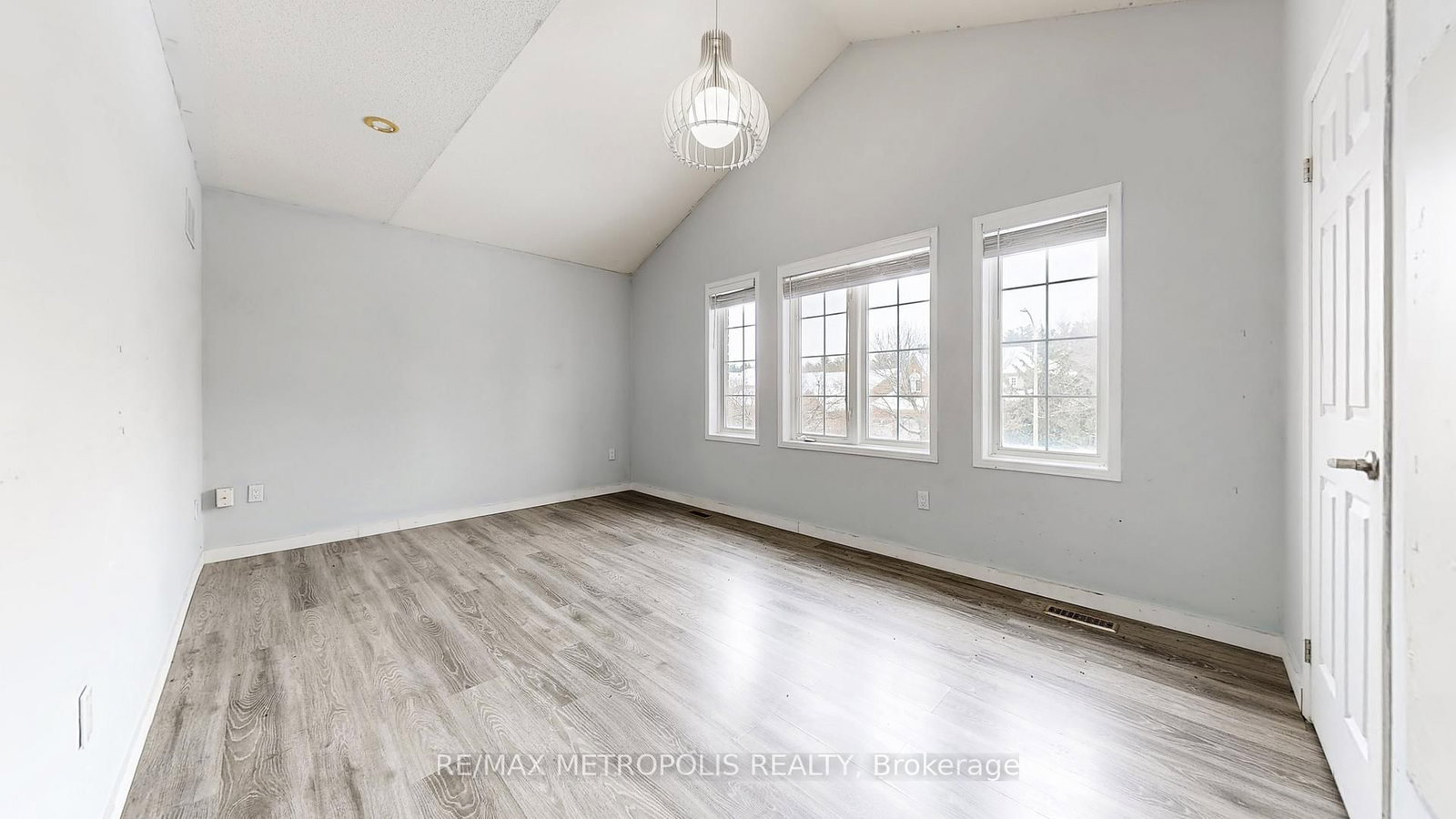 Detached House for sale at 183 Valmont Court, Hamilton, Ontario, L9G 5A1 - Ancaster - MLS: X12884824