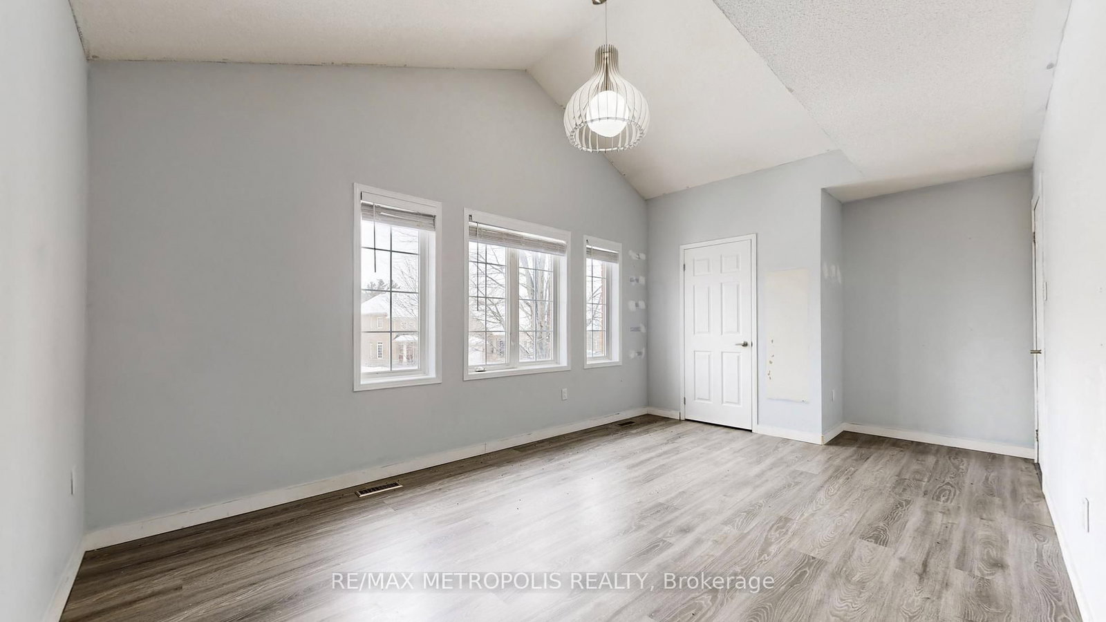 Detached House for sale at 183 Valmont Court, Hamilton, Ontario, L9G 5A1 - Ancaster - MLS: X12884824