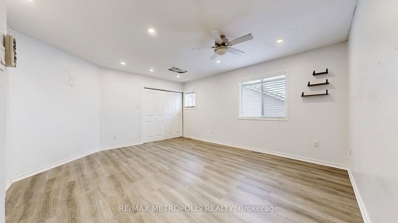 Detached House for sale at 183 Valmont Court, Hamilton, Ontario, L9G 5A1 - Ancaster - MLS: X12884824